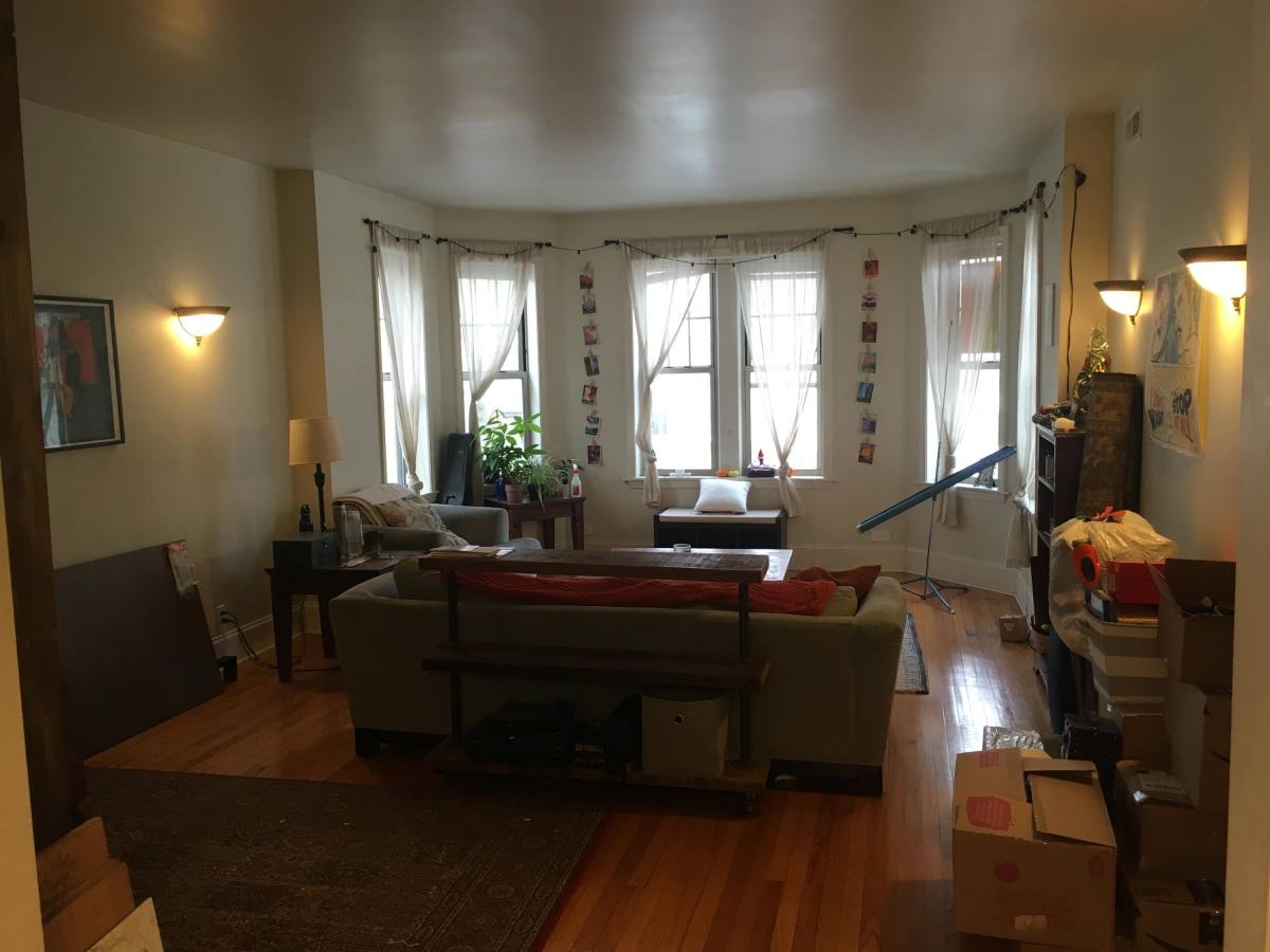 Apartment for rent at 1423 W Farwell Ave, Chicago, IL 60626