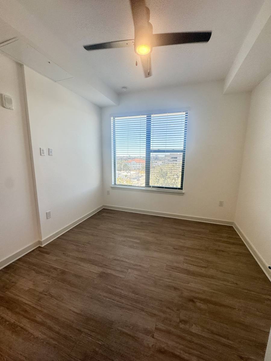 Apartment for rent at 203 W Oak Ave, Tampa, FL 33602