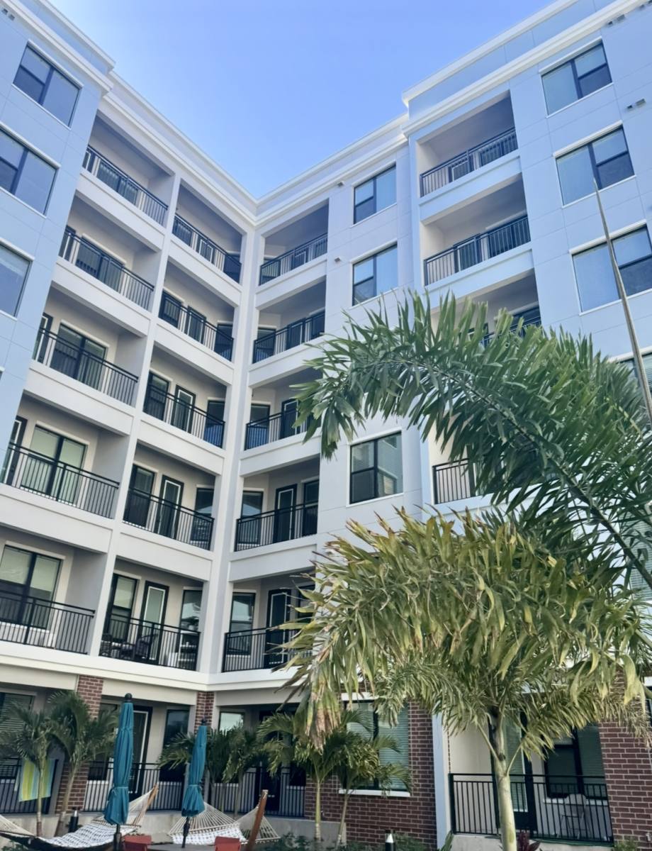 Apartment for rent at 203 W Oak Ave, Tampa, FL 33602
