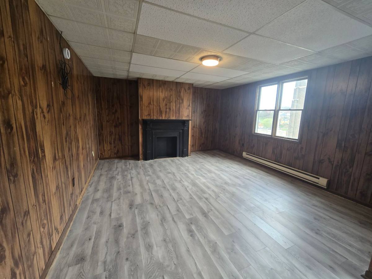 Apartment for rent at 36 E Gaskill Ave, Jeannette, PA 15644