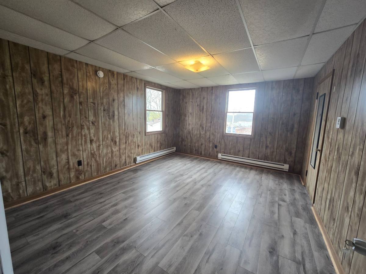 Apartment for rent at 36 E Gaskill Ave, Jeannette, PA 15644