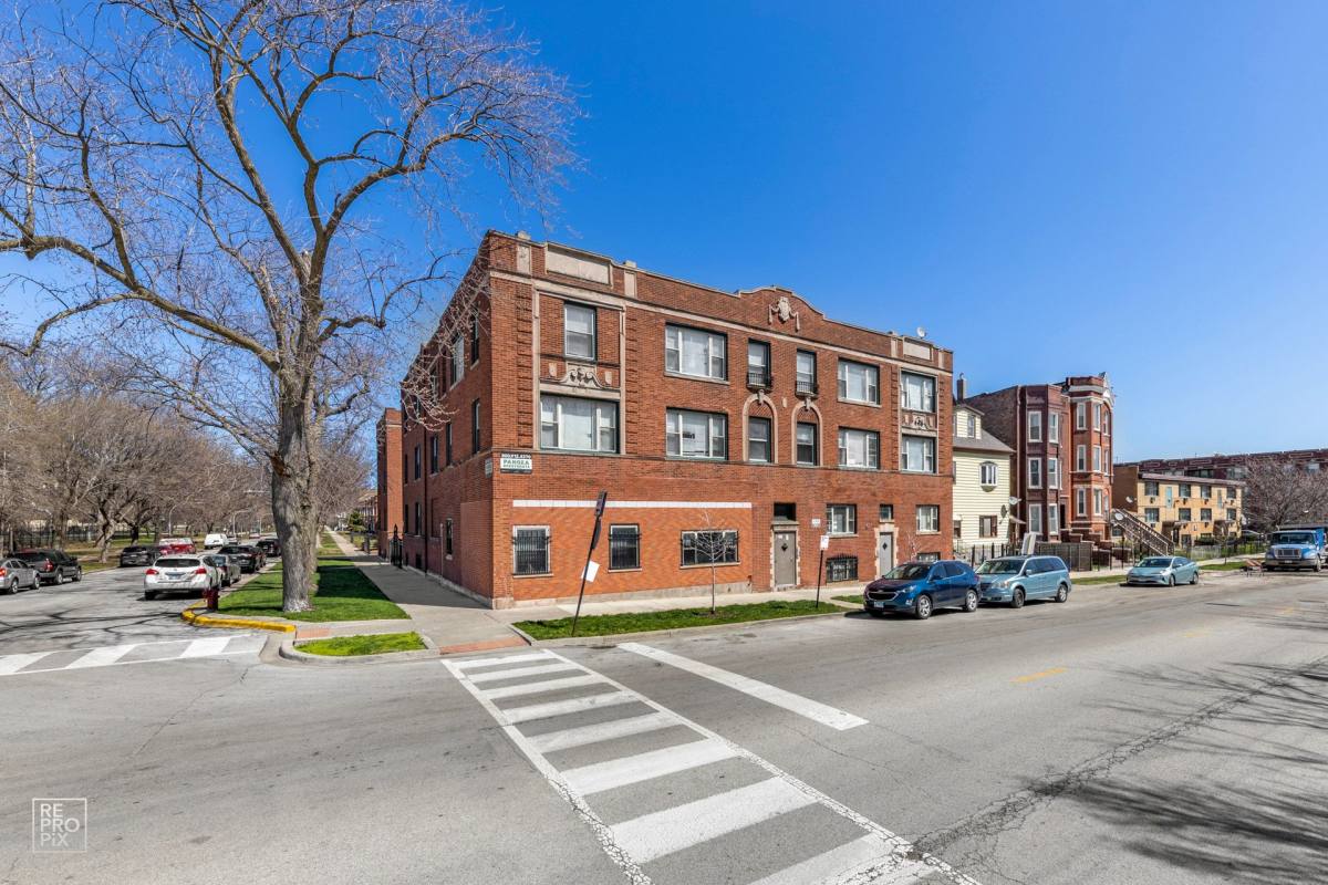 Apartment for rent at 2838 E 91st St, Chicago, IL 60617