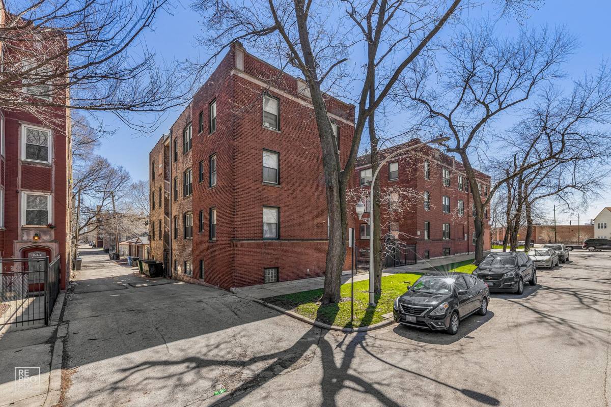 Apartment for rent at 2838 E 91st St, Chicago, IL 60617