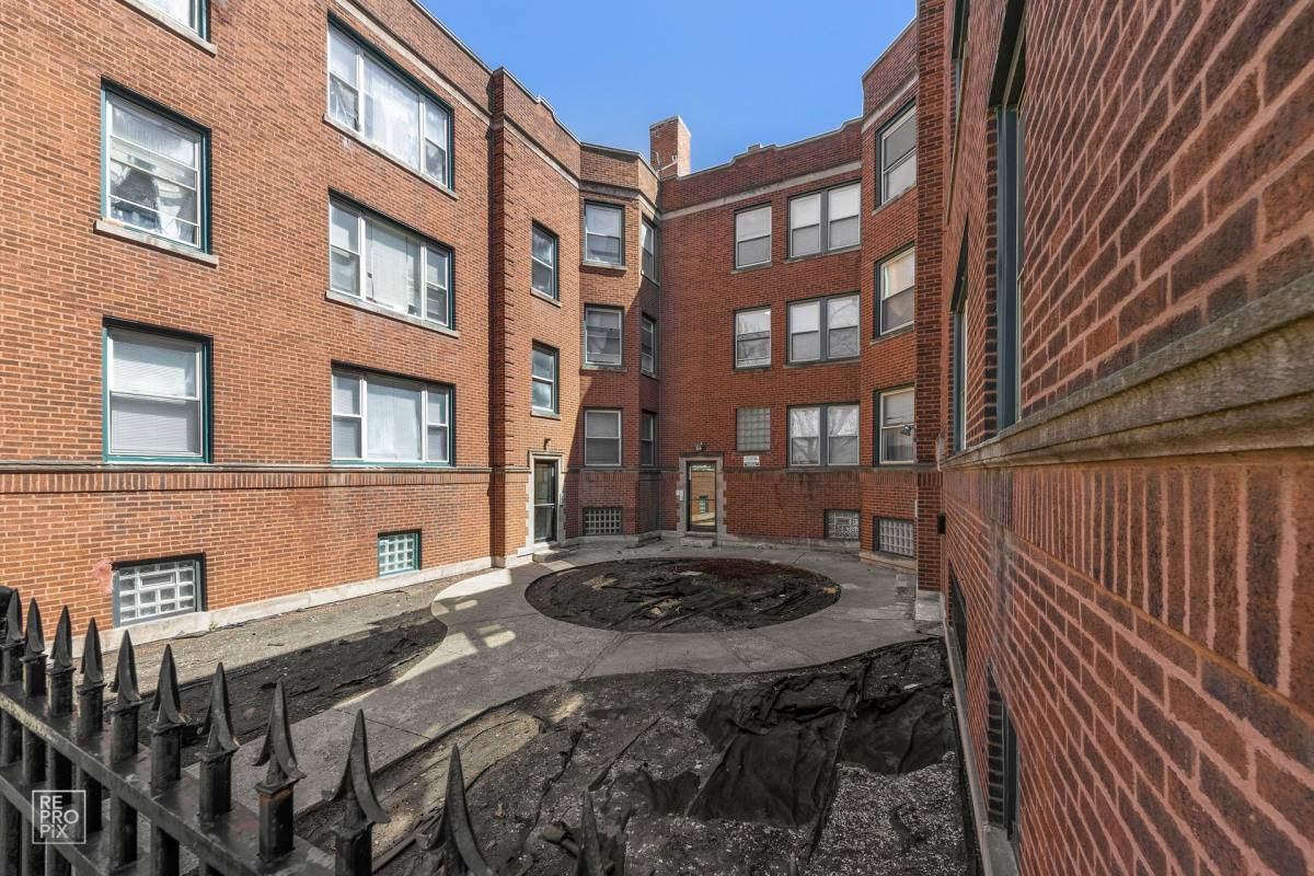 Apartment for rent at 2838 E 91st St, Chicago, IL 60617