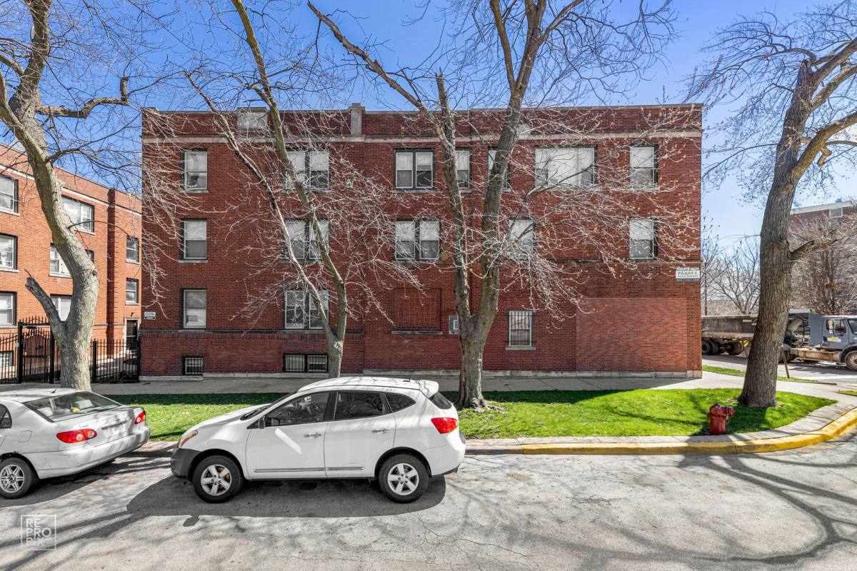 Apartment for rent at 2838 E 91st St, Chicago, IL 60617
