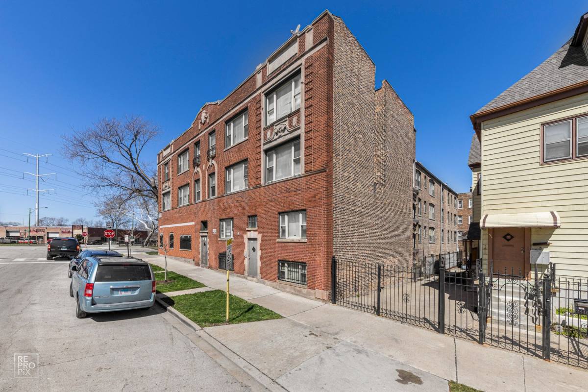 Apartment for rent at 2838 E 91st St, Chicago, IL 60617
