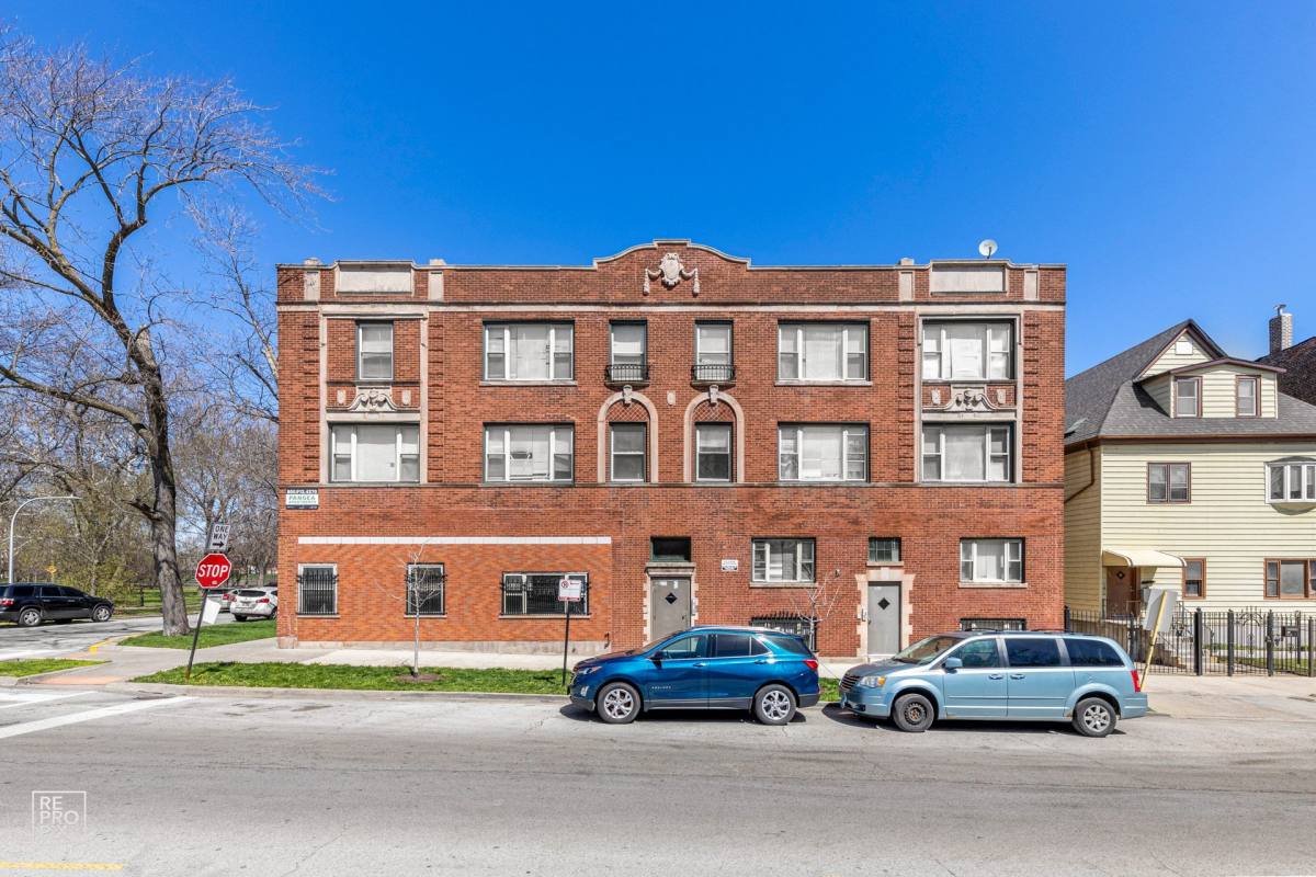 Apartment for rent at 2838 E 91st St, Chicago, IL 60617