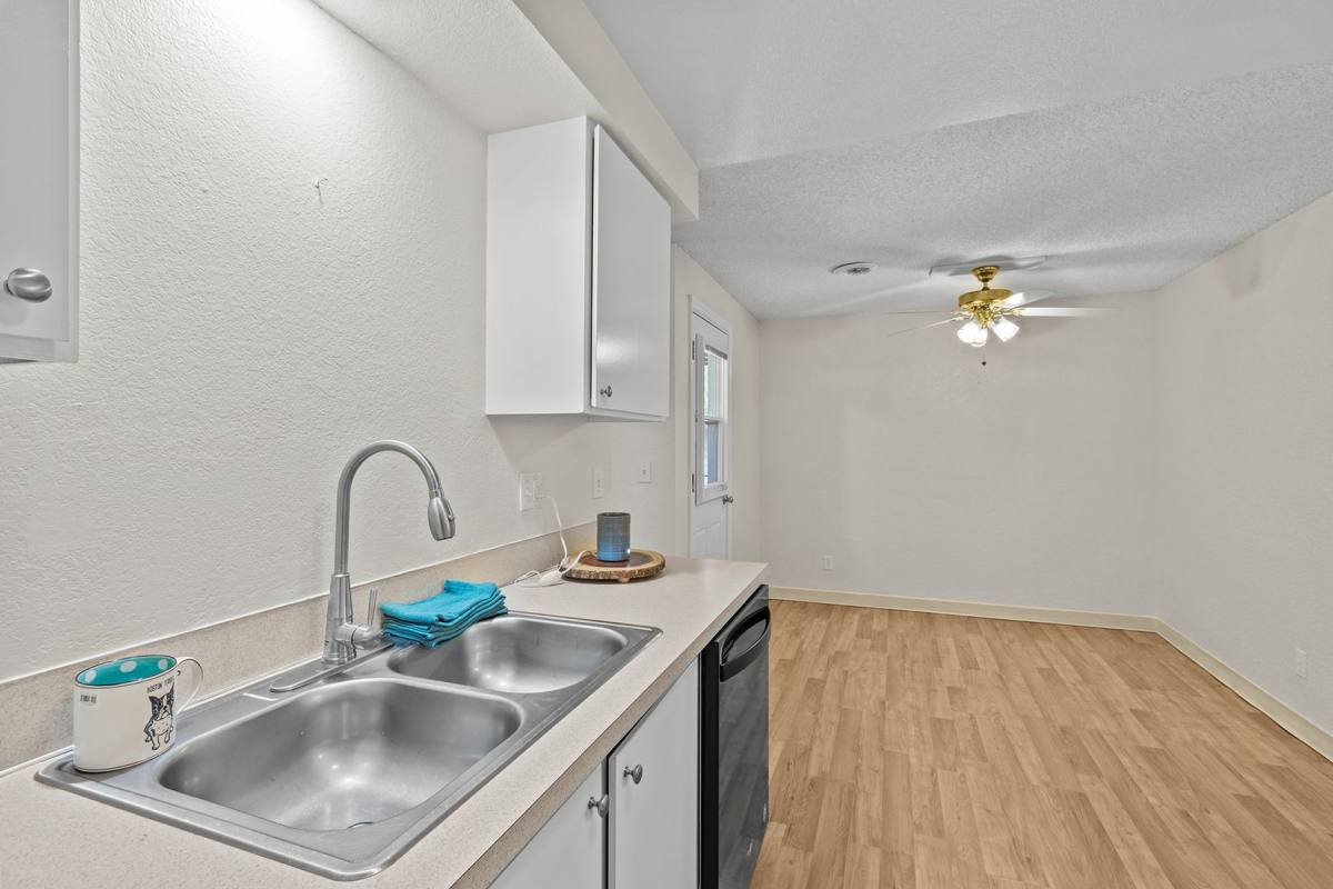 Apartment for rent at 850 Aaron Dr, Richland, WA 99352