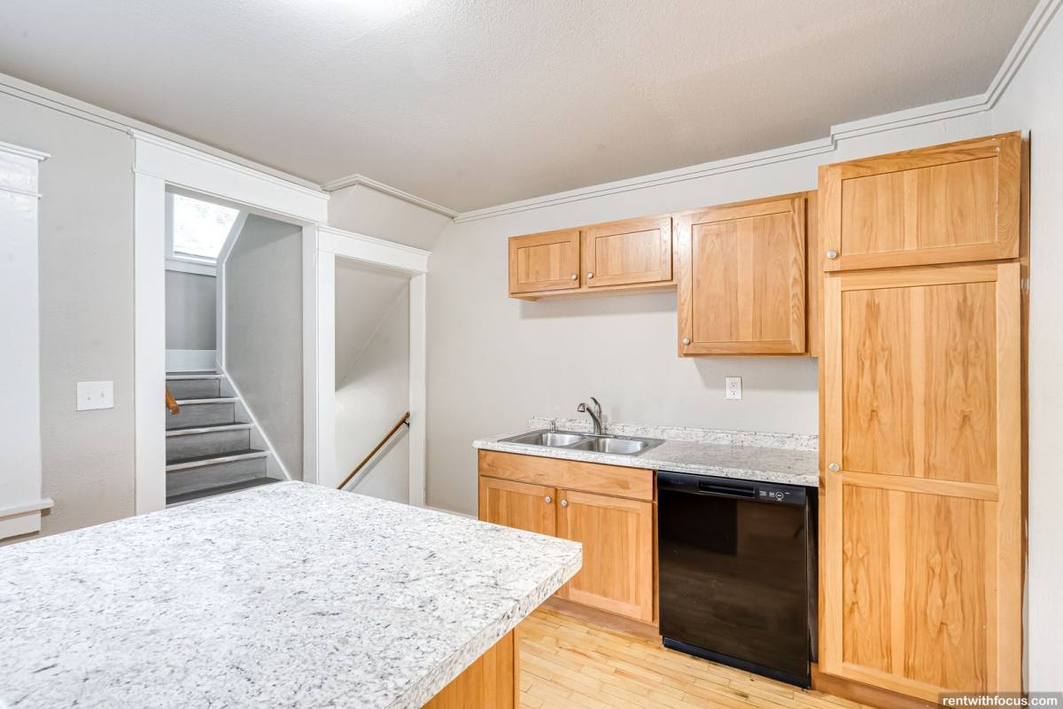 Townhouse for rent at 1202-1318 Summit Ave, Oshkosh, WI 54901