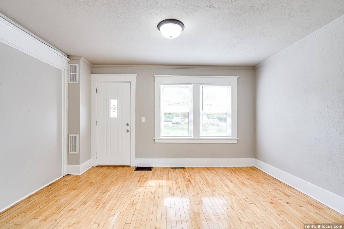 Townhouse for rent at 1202-1318 Summit Ave, Oshkosh, WI 54901