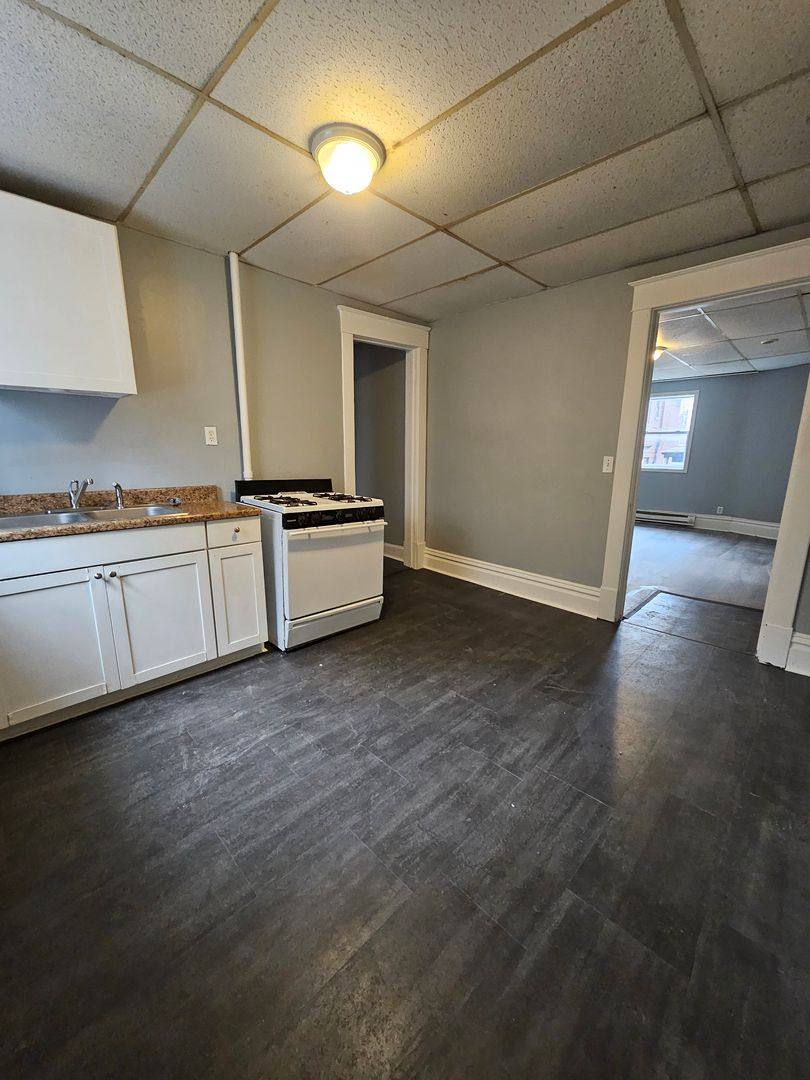 House for rent at 923 Chestnut St, Erie, PA 16502