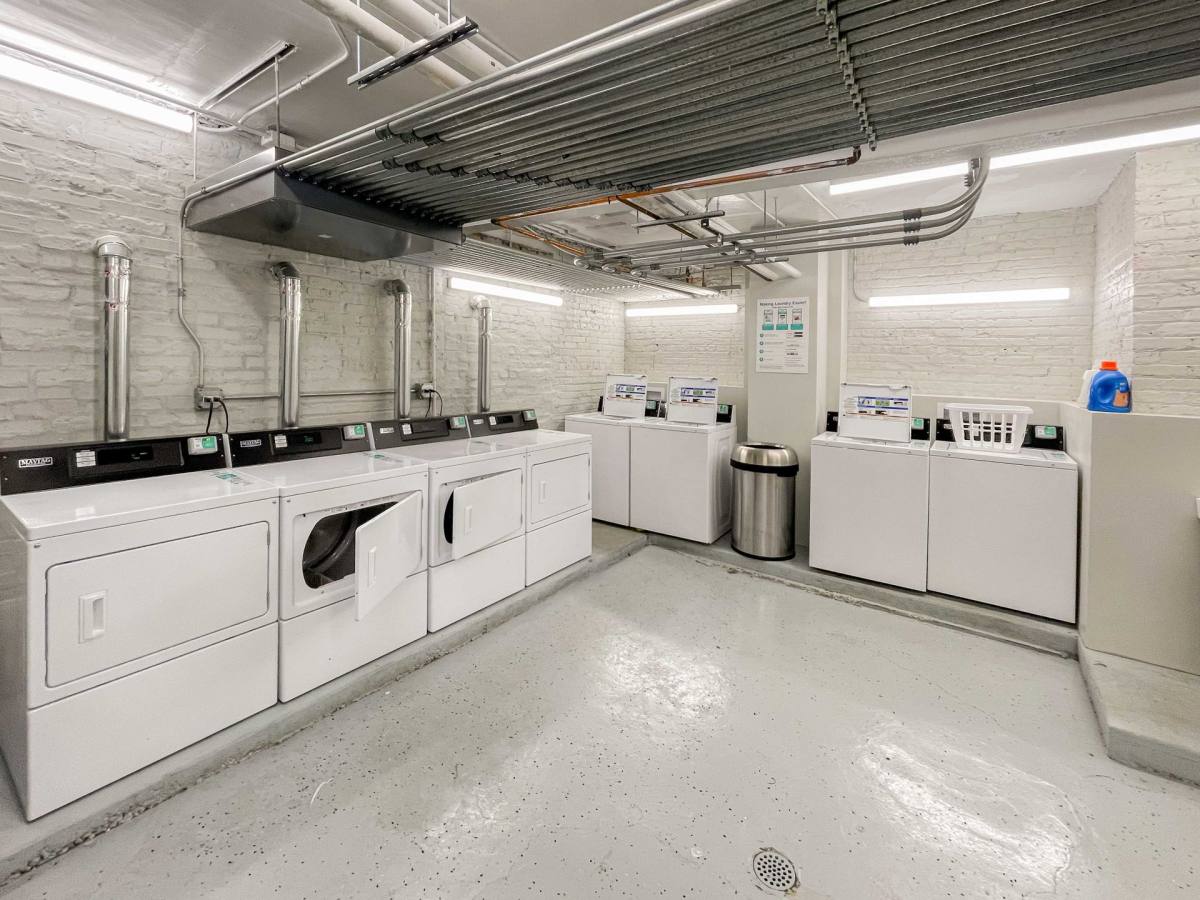 Apartment for rent at 617 Melrose St, Chicago, IL 60657