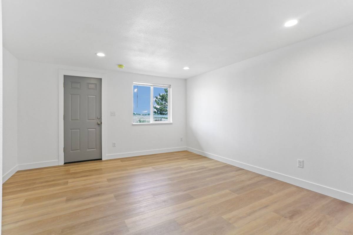 Apartment for rent at 1407 W Marina Dr, Moses Lake, WA 98837