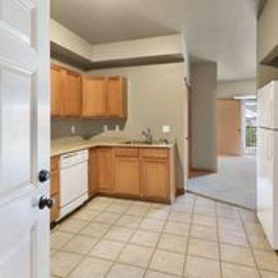 Apartment for rent at 245 32nd St, Bellingham, WA 98225