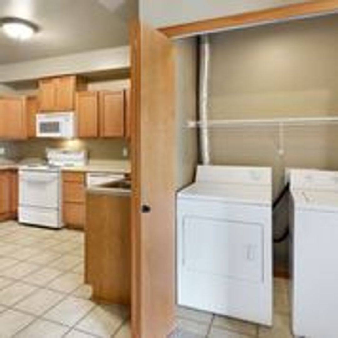 Apartment for rent at 245 32nd St, Bellingham, WA 98225