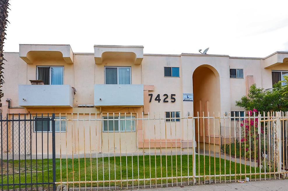 Apartment for rent at 7425 Vineland Ave, Sun Valley, CA 91352