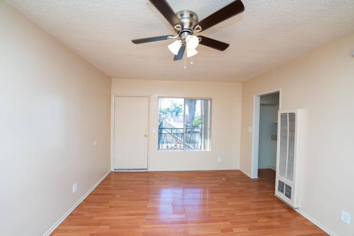 Apartment for rent at 7425 Vineland Ave, Sun Valley, CA 91352