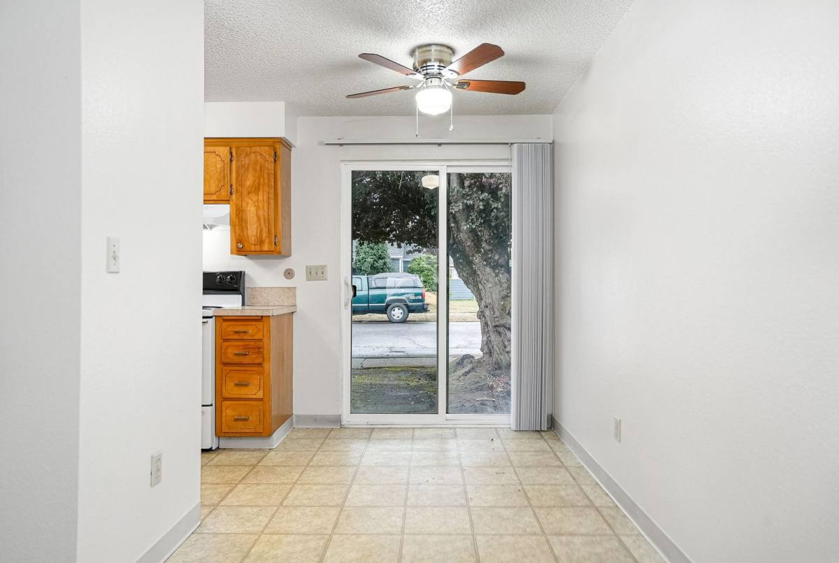 Apartment for rent at 635 S 5th St, Lebanon, OR 97355