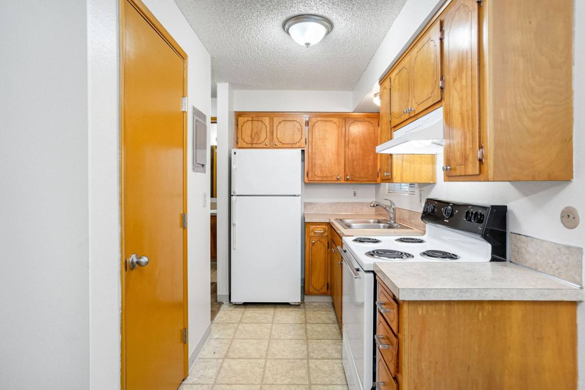 Apartment for rent at 635 S 5th St, Lebanon, OR 97355
