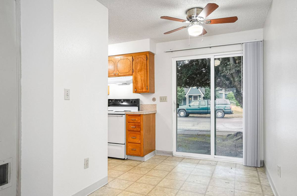 Apartment for rent at 635 S 5th St, Lebanon, OR 97355