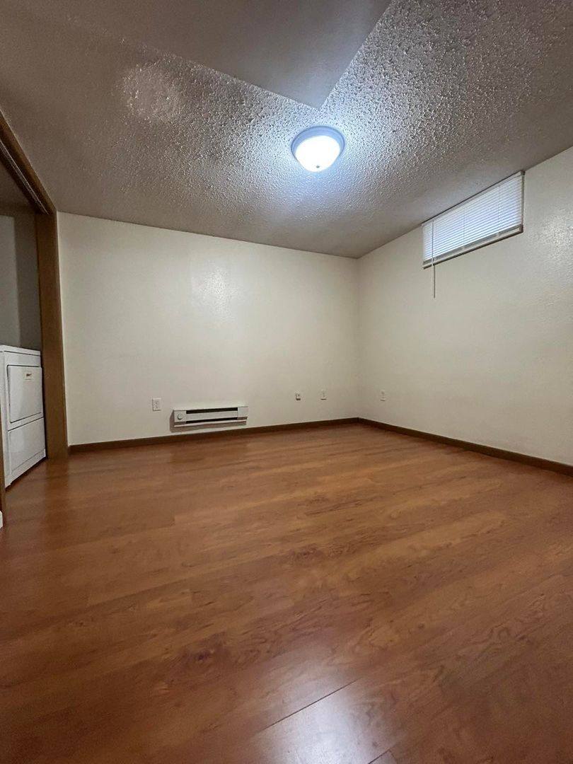 Apartment for rent at 391 2nd Ave SW, Dickinson, ND 58601