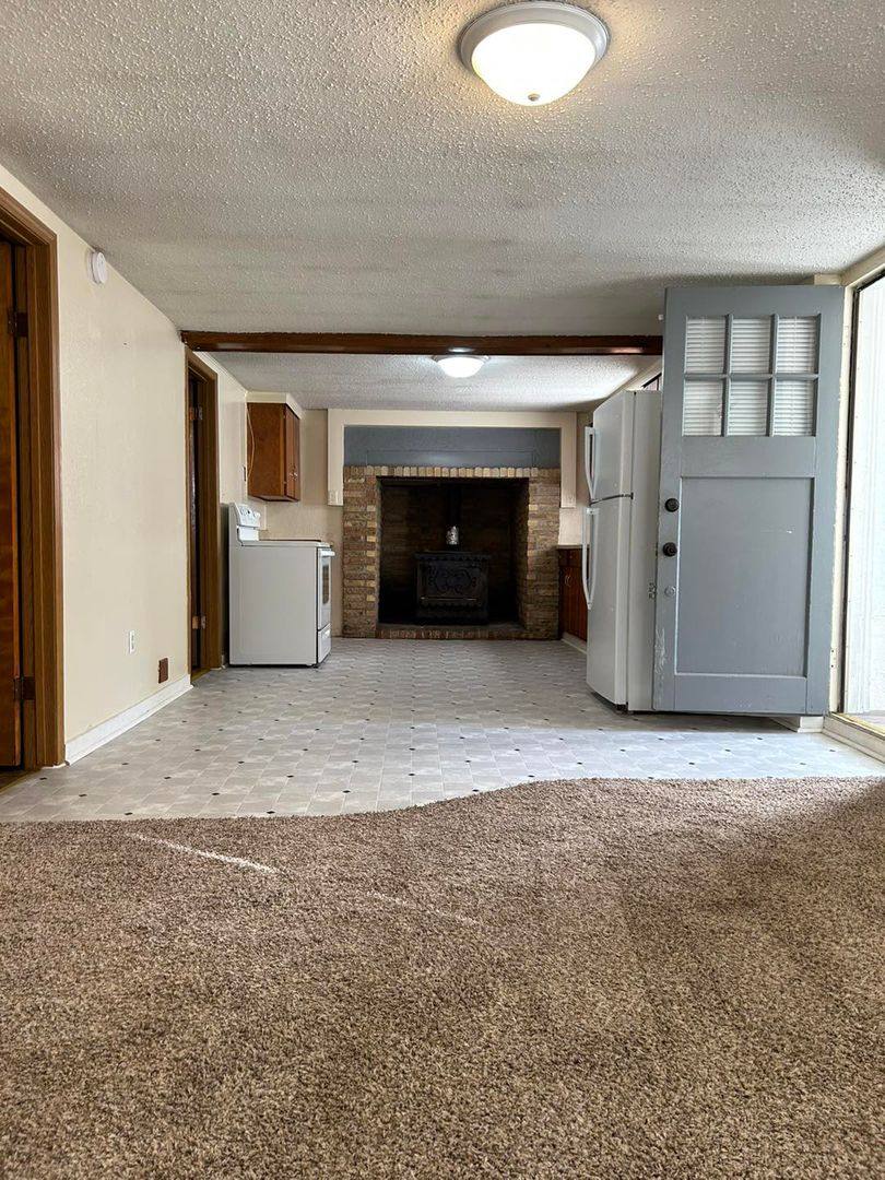 Apartment for rent at 391 2nd Ave SW, Dickinson, ND 58601