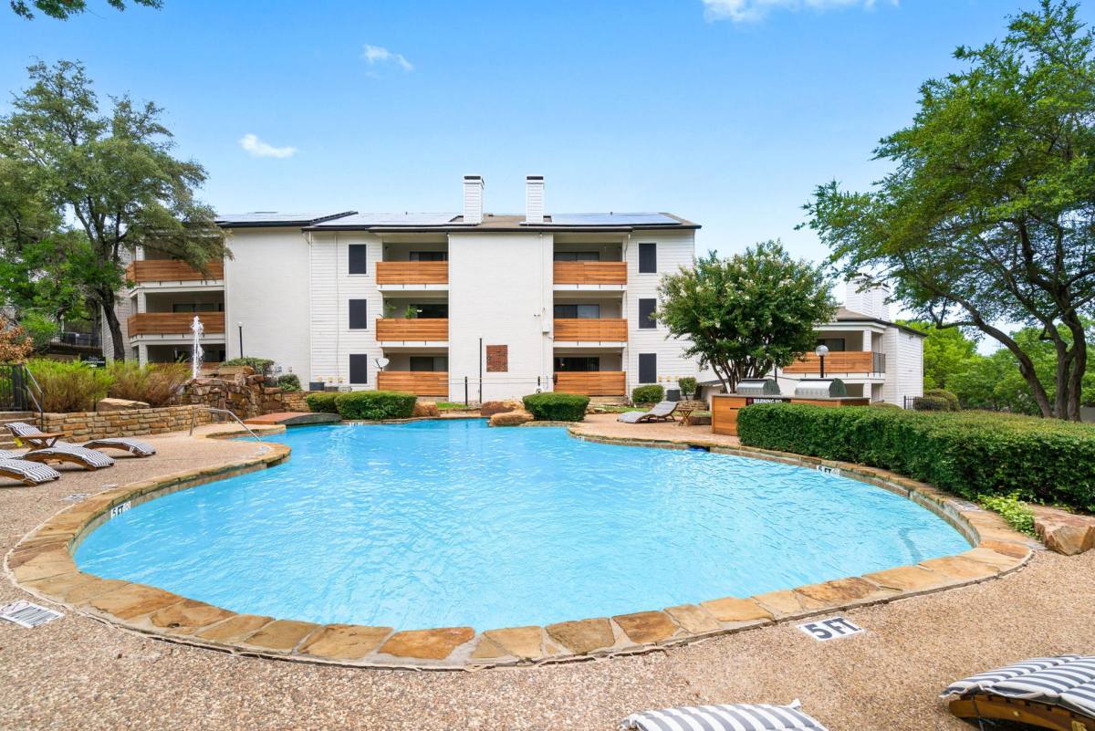 Apartment for rent at 6011 Oakland Hills Dr, Fort Worth, TX 76112
