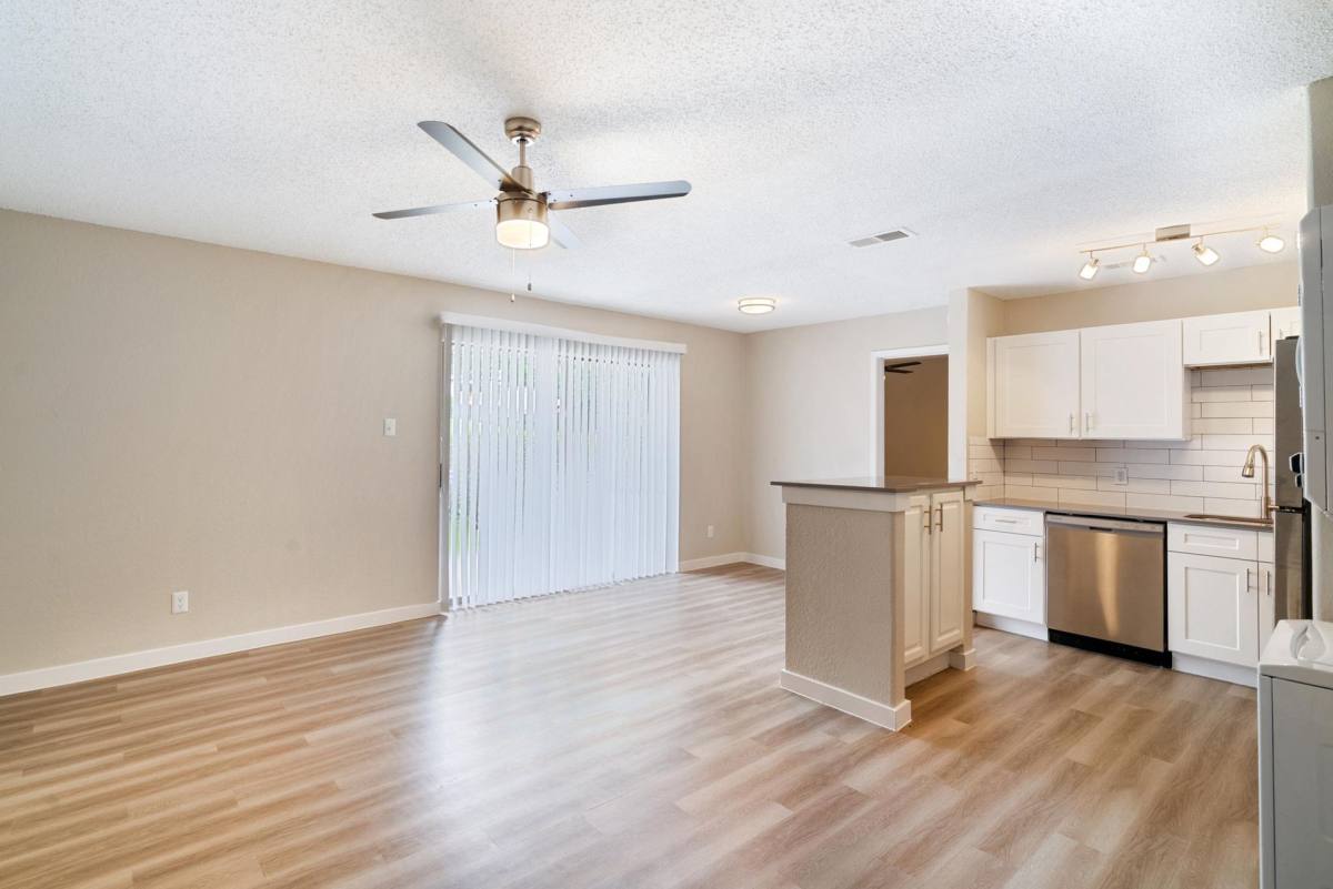 Apartment for rent at 6011 Oakland Hills Dr, Fort Worth, TX 76112