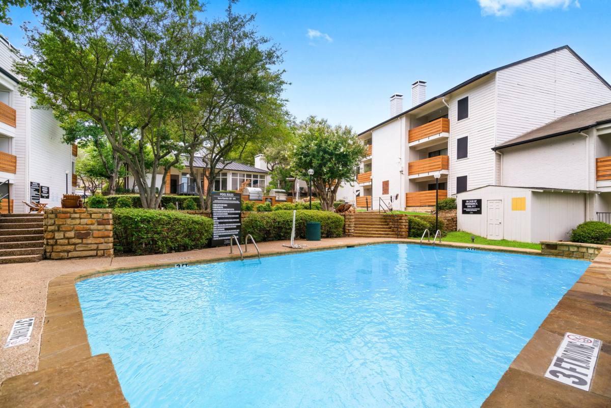 Apartment for rent at 6011 Oakland Hills Dr, Fort Worth, TX 76112