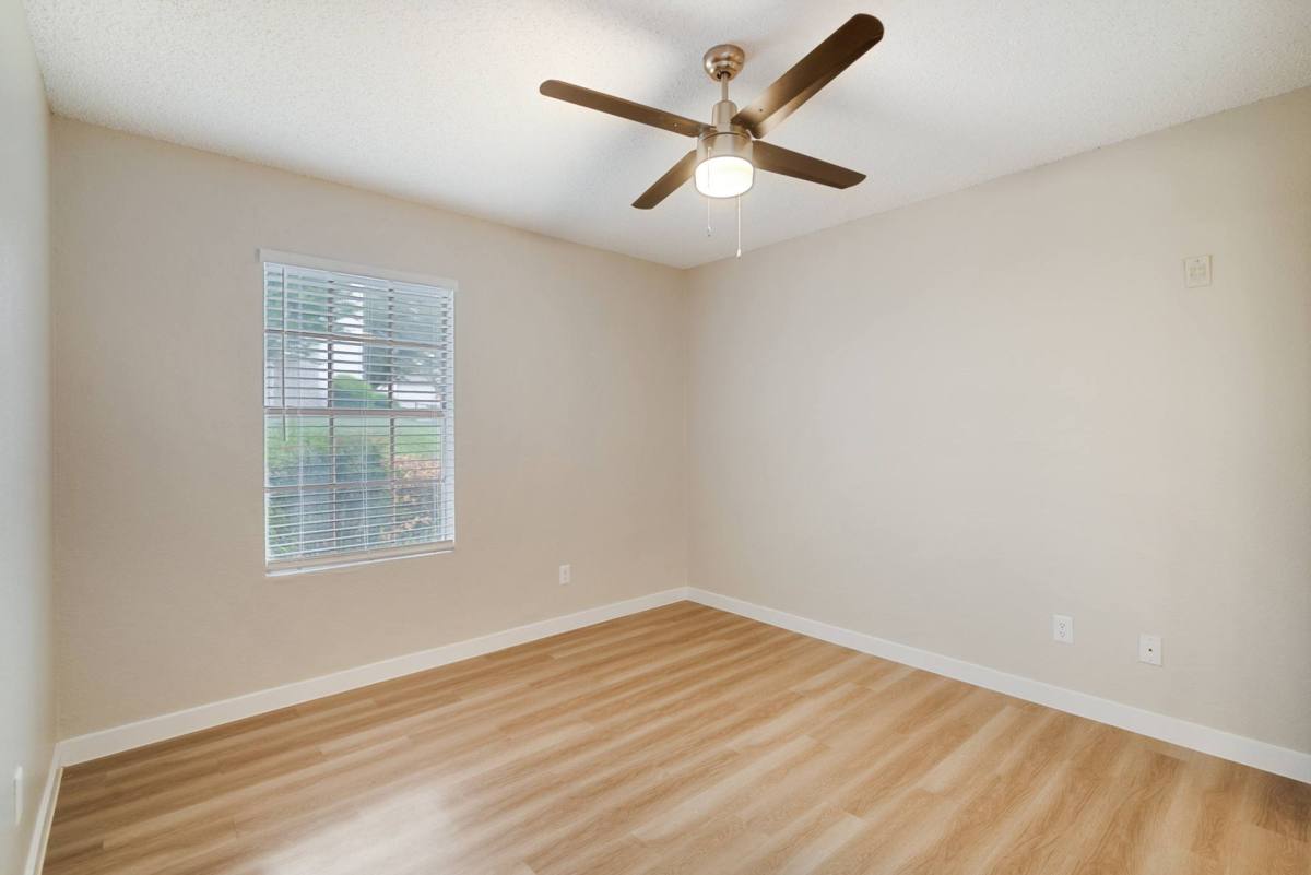 Apartment for rent at 6011 Oakland Hills Dr, Fort Worth, TX 76112