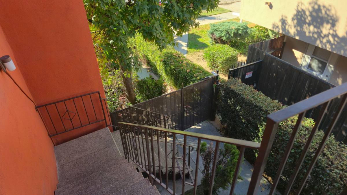 Apartment for rent at 3666 Keystone Ave, Los Angeles, CA 90034