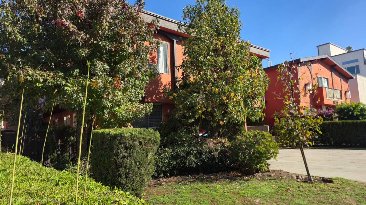 Apartment for rent at 3666 Keystone Ave, Los Angeles, CA 90034