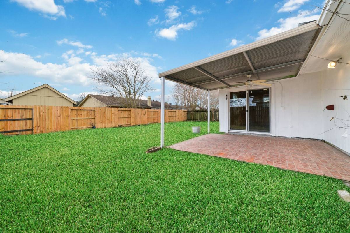 House for rent at 11610 Grapewood Dr, Houston, TX 77089