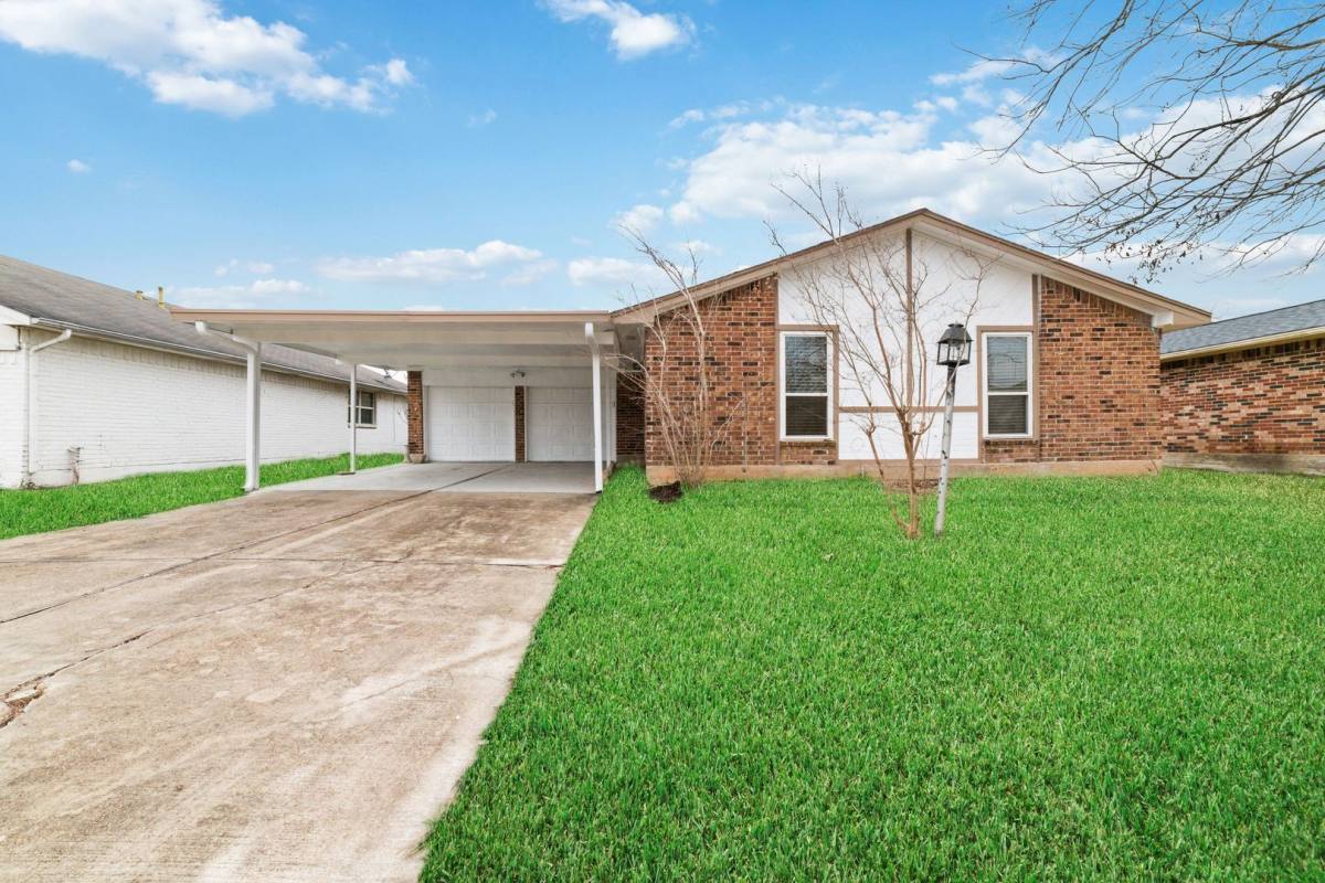 House for rent at 11610 Grapewood Dr, Houston, TX 77089