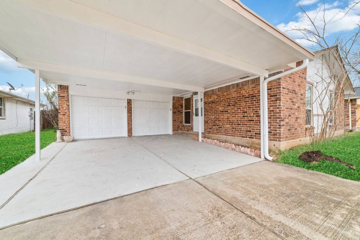 House for rent at 11610 Grapewood Dr, Houston, TX 77089