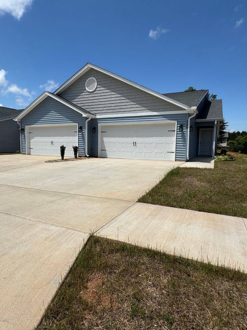 House for rent at 135 Brawley Villas Place, Mooresville, NC 28117