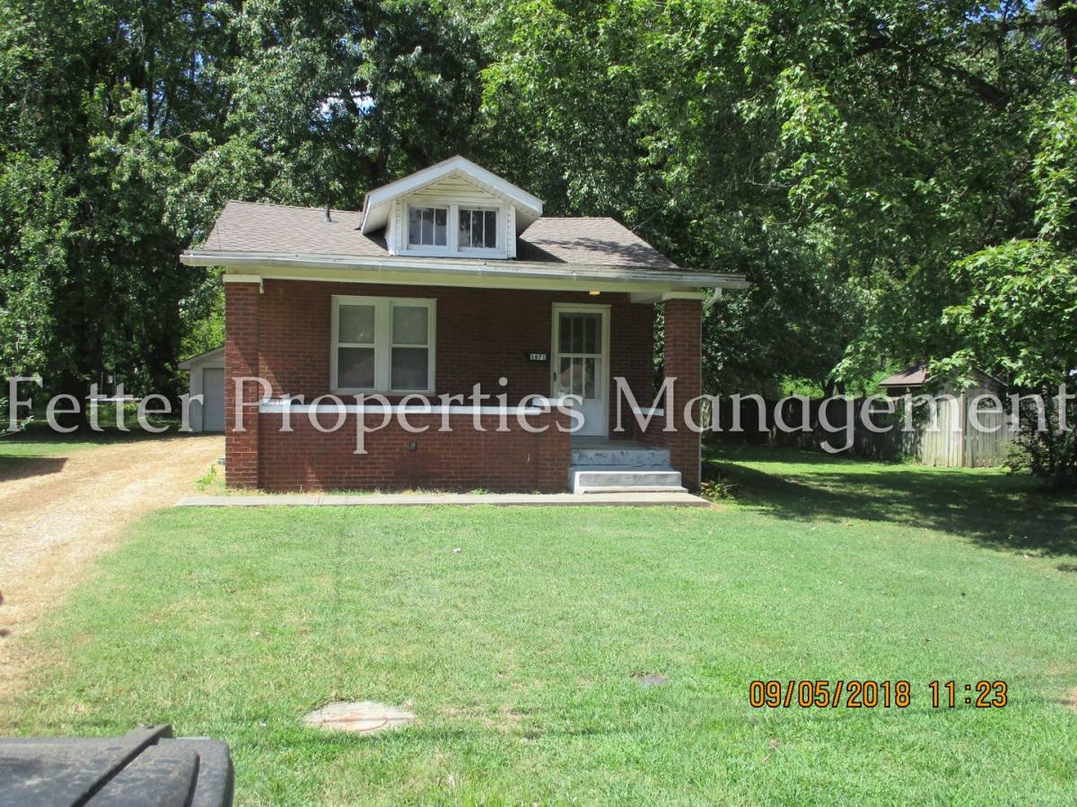 House for rent at 1671 Hicks Dr, Evansville, IN 47714
