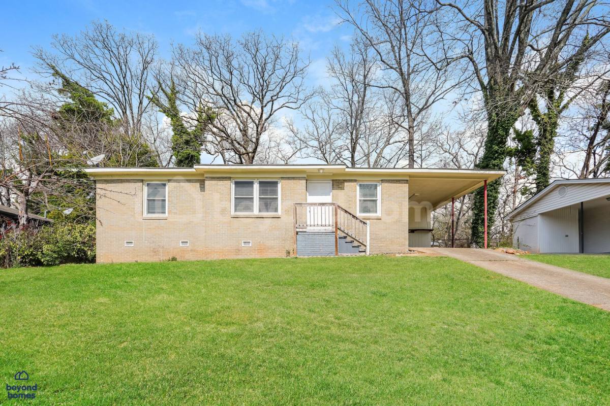 House for rent at 1028 Broadmoor Dr, Birmingham, AL 35235