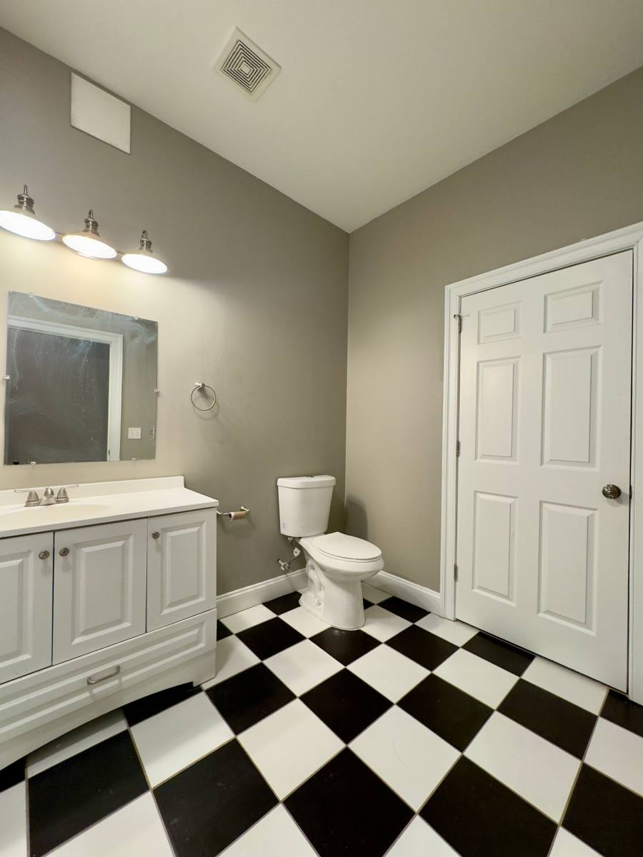 Apartment for rent at 208-210 E Redwood St, Baltimore, MD 21202