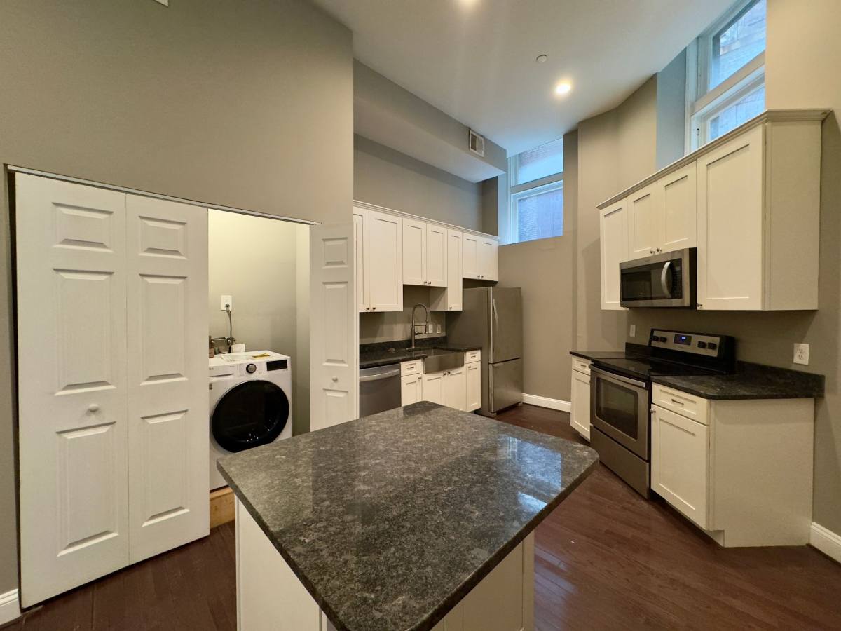 Apartment for rent at 208-210 E Redwood St, Baltimore, MD 21202