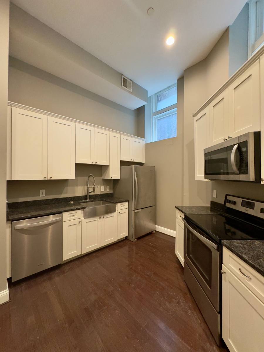 Apartment for rent at 208-210 E Redwood St, Baltimore, MD 21202