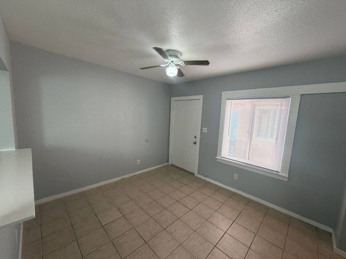 Apartment for rent at 1130 Raymond Ave, Long Beach, CA 90804