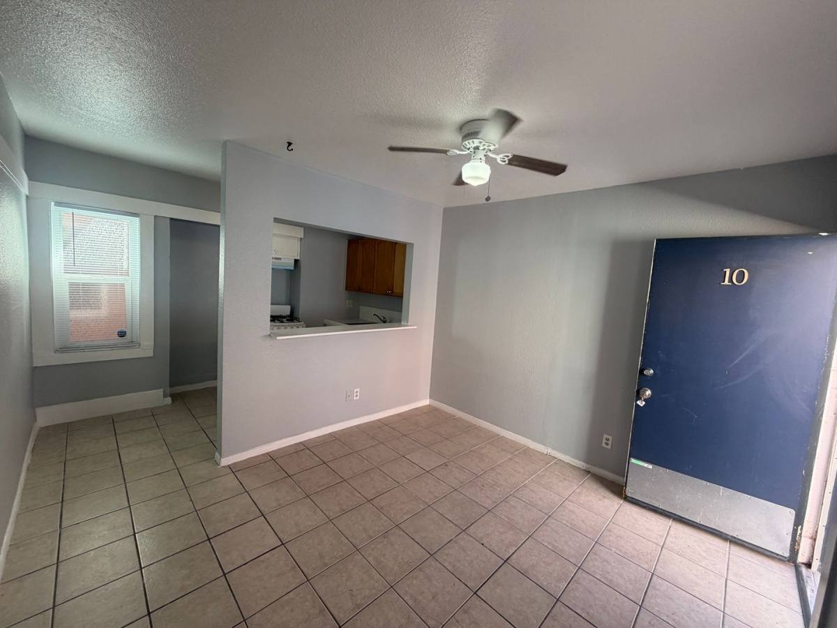 Apartment for rent at 1130 Raymond Ave, Long Beach, CA 90804