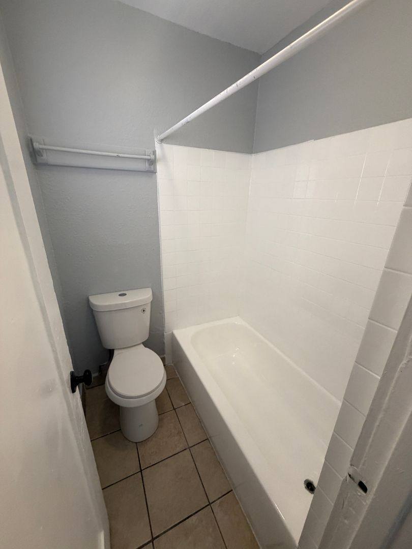 Apartment for rent at 1130 Raymond Ave, Long Beach, CA 90804
