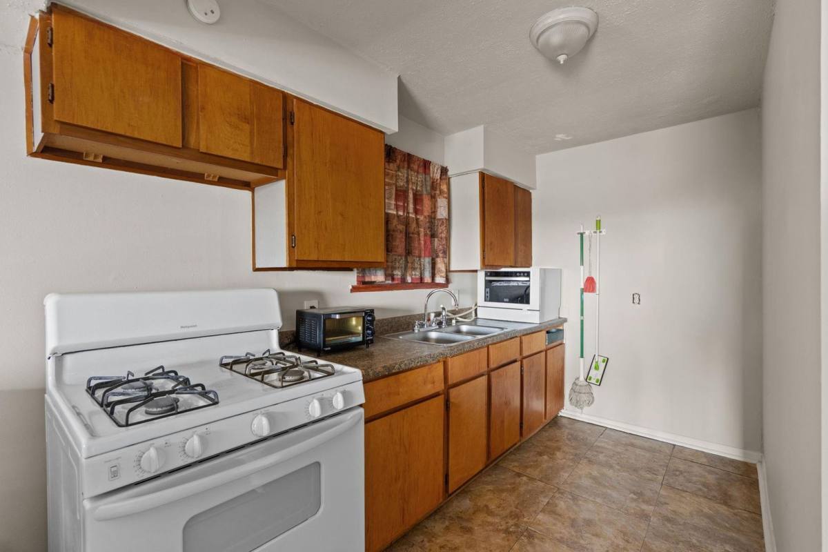 House for rent at 810 93rd St, Galveston, TX 77554