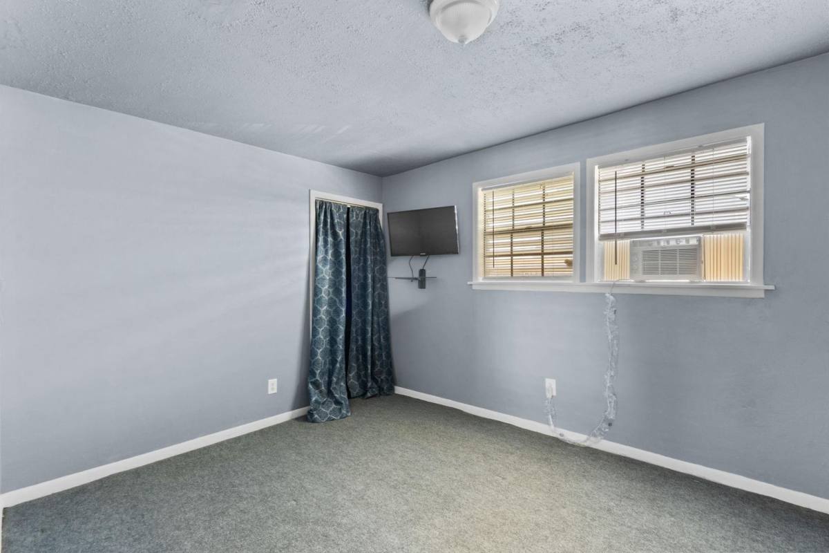 House for rent at 810 93rd St, Galveston, TX 77554