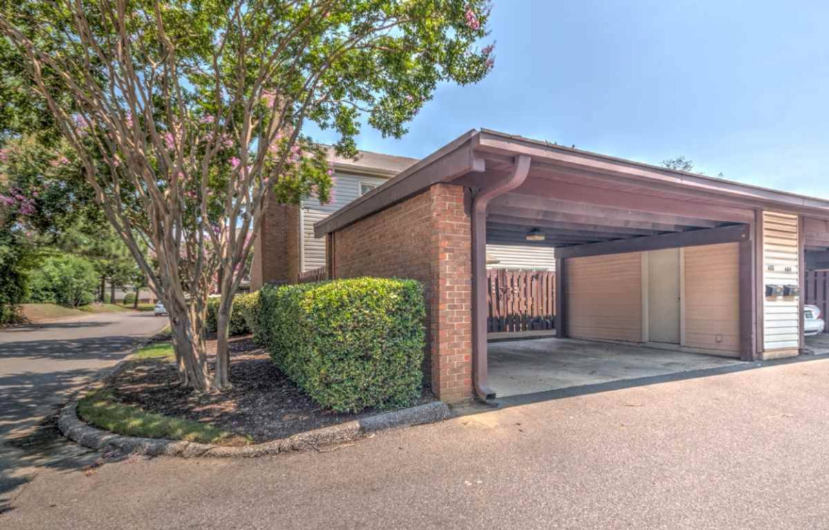 Townhouse for rent at 476 Jack Kramer Dr, Memphis, TN 38117