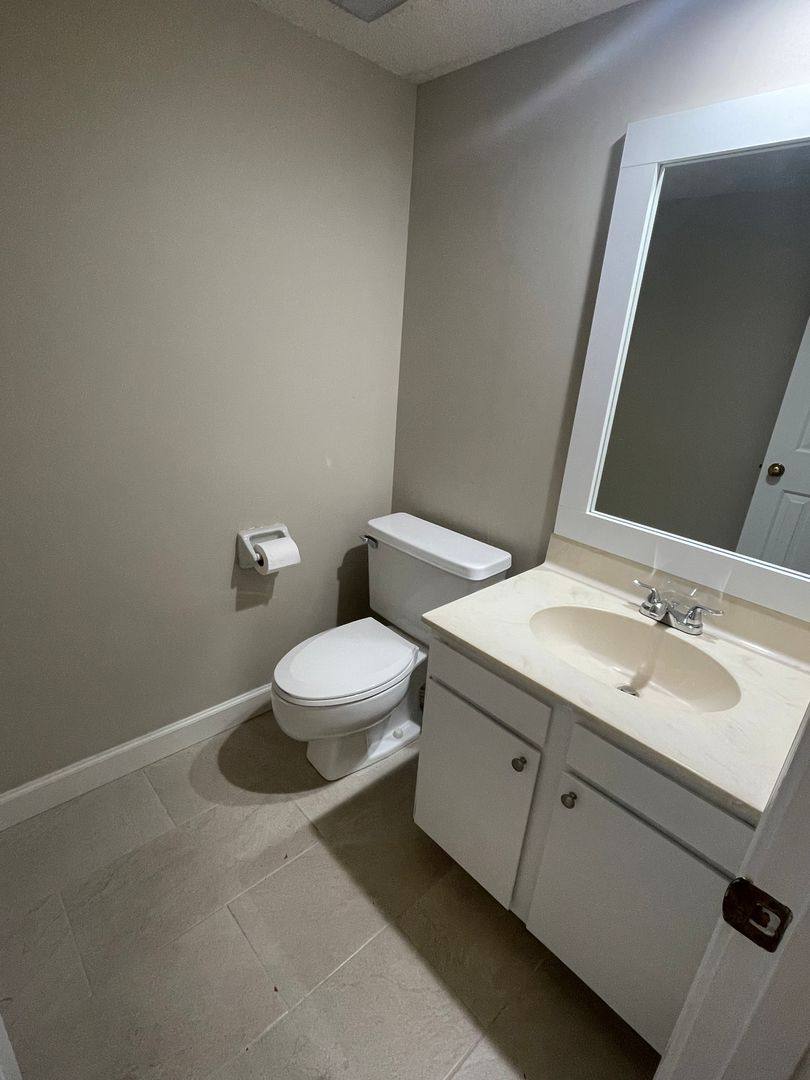 Townhouse for rent at 476 Jack Kramer Dr, Memphis, TN 38117