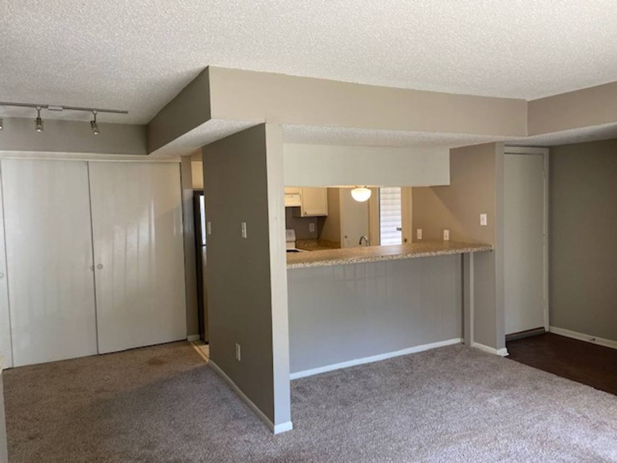 Condo for rent at 6680 Whispering Oak Place, Memphis, TN 38120