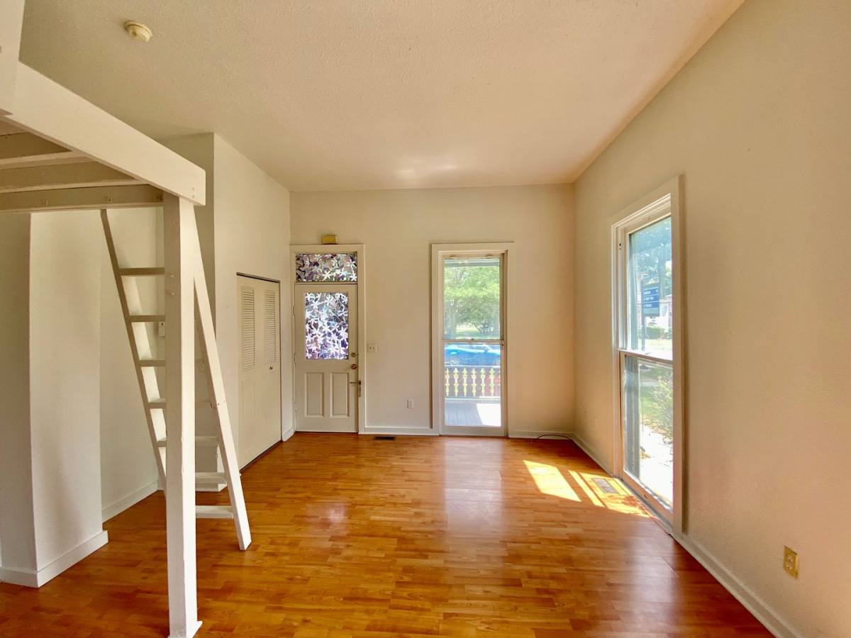 Apartment for rent at 213 N Hamilton St, Ypsilanti, MI 48197